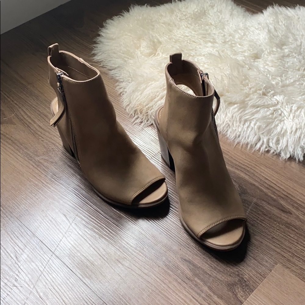 Worn < 5 times - Sam Edelman booties!